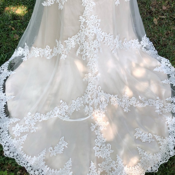 Wedding Dress - Picture 4 of 8